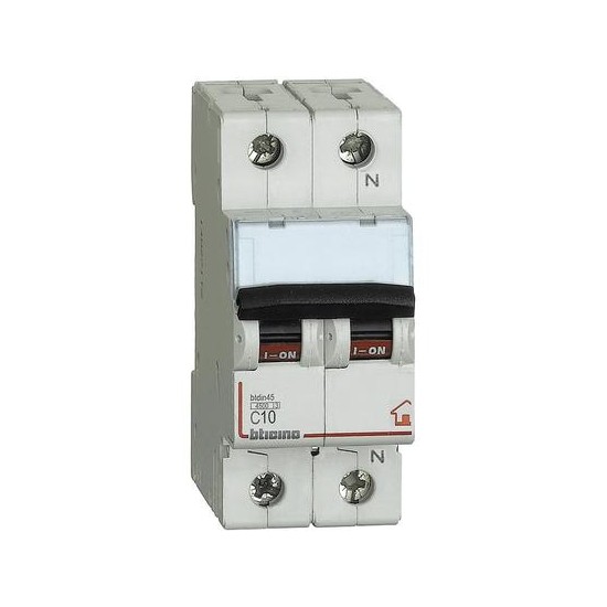 Acquista Magnetotermico BTICINO 1P+N curva C - In- 32A - Icn- 4,5kA... 2