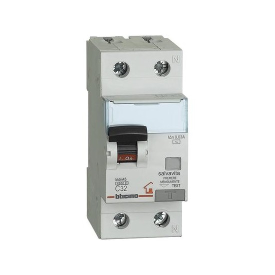 Acquista Magnetotermico differenziale BTICINO 1P+N - 4,5kA - Idn-0,... 2